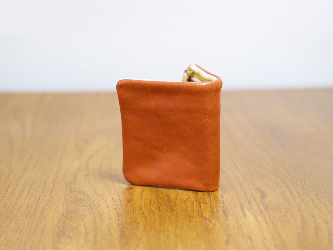 Tochca　トーチカ　内縫い折財布