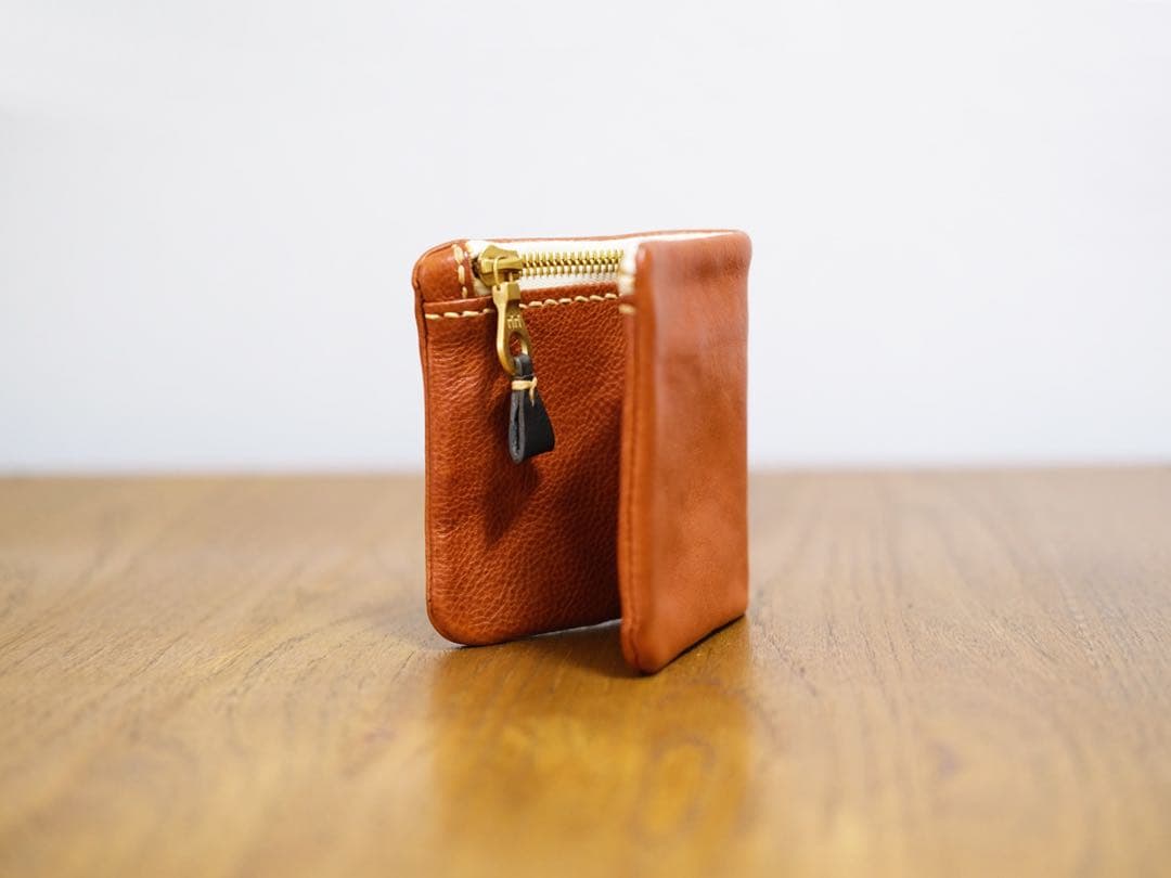 Tochca　トーチカ　内縫い折財布