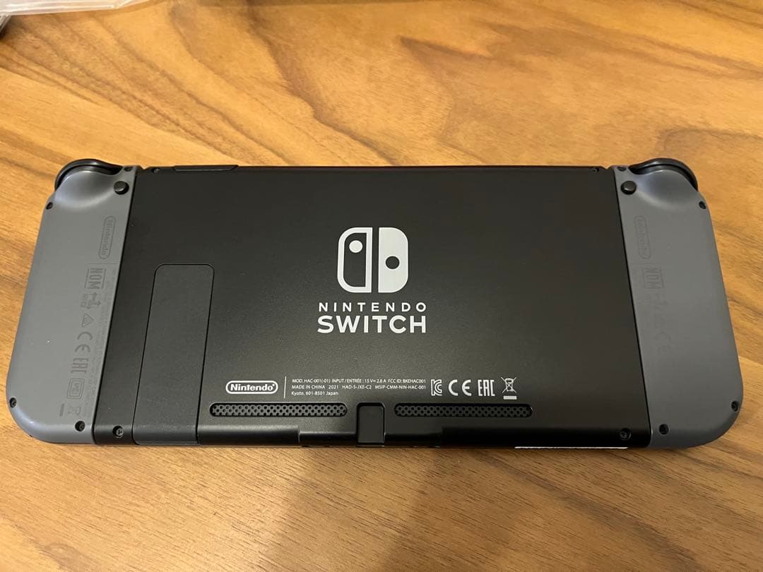 【美品】Nintendo Switch本体グレー 付属品完備　SDカード付