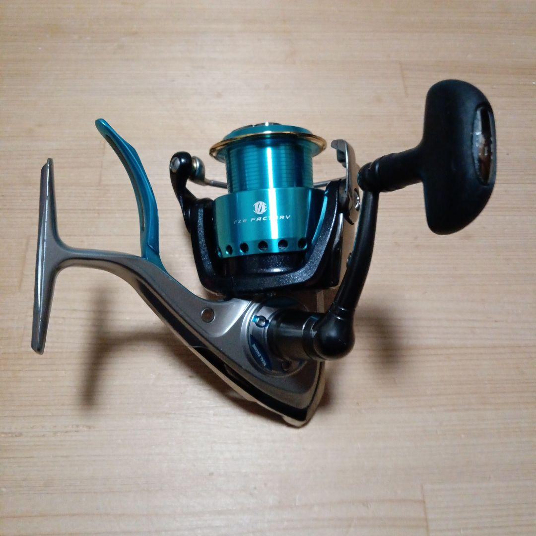 人気ブランド　ダイワ　エクスファイア　レバーブレーキリール　スプールカスタム