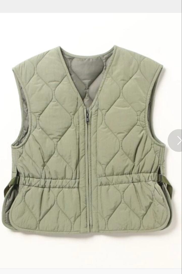 オリーブグリーン ダウンベスト