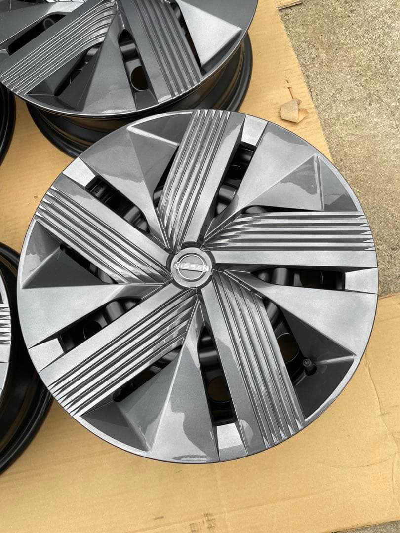 日産　ノート　E13 純正ホイール　ホイールキャップ　セット　16インチ