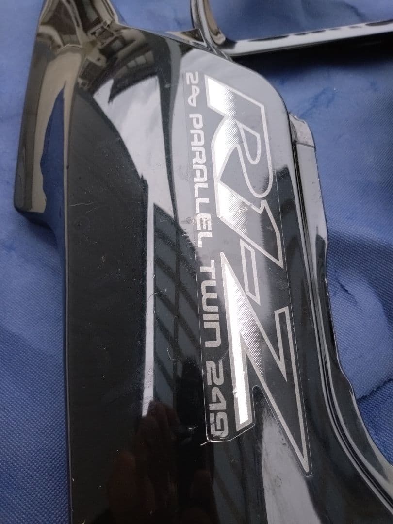 YAMAHA R1-Z　カウル　外装　黒