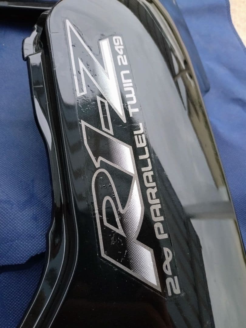 YAMAHA R1-Z　カウル　外装　黒