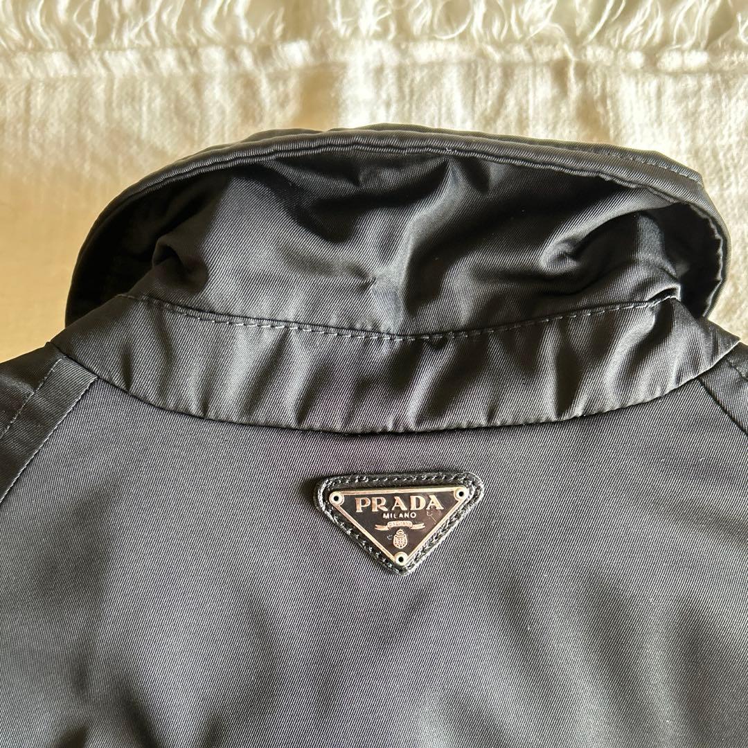 PRADA ブラック　ナイロン　ロングコート　ステンカラー　後ろ襟ロゴあり　42