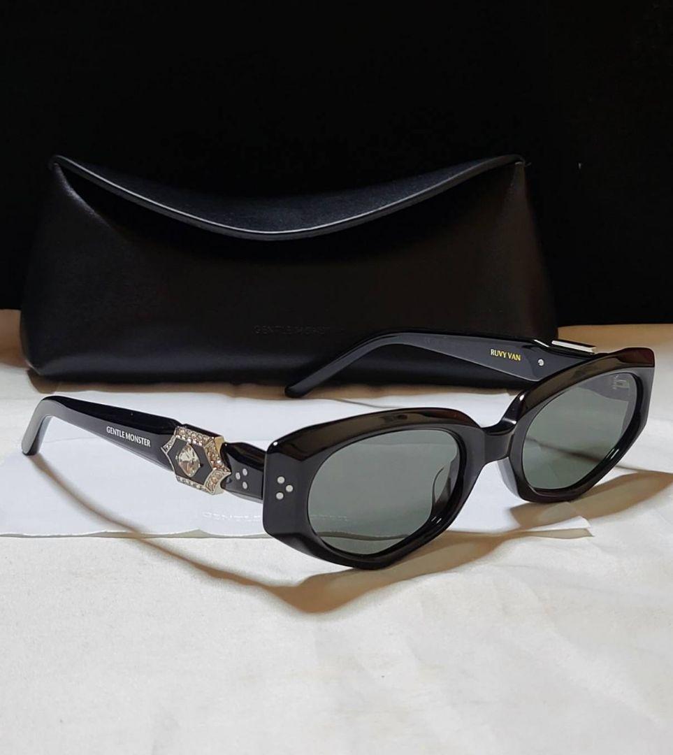 ◆GENTLE MONSTER◆サングラス　RUVY VANケース付き