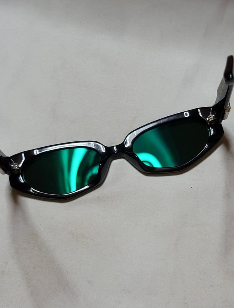 ◆GENTLE MONSTER◆サングラス　RUVY VANケース付き