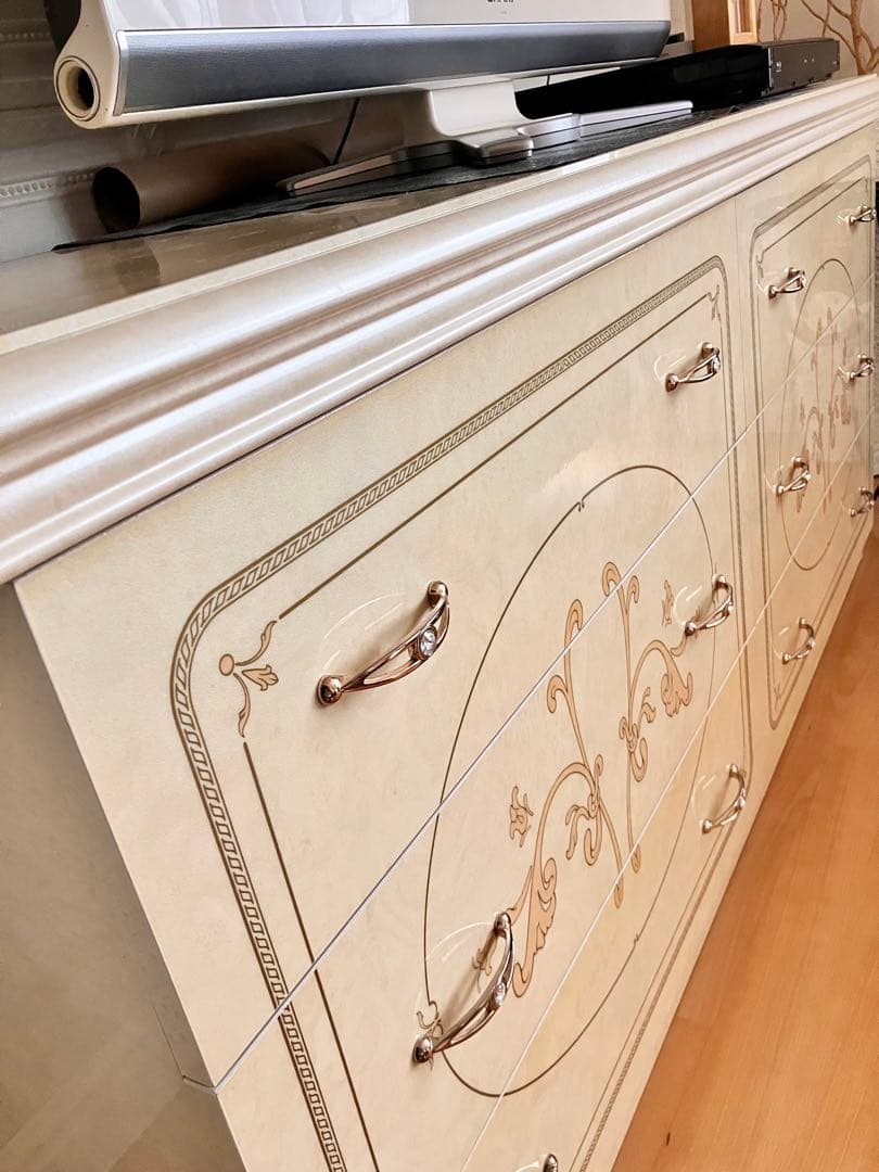 サルタレッリ フローレンス イタリア家具クリーム色の木製チェスト