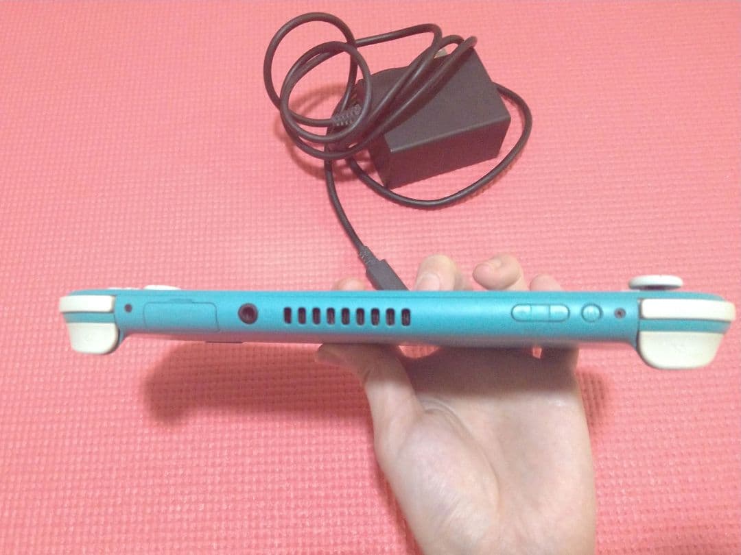 NintendoSwitch　lite　ターコイズ　充電器つき　ジャンク品