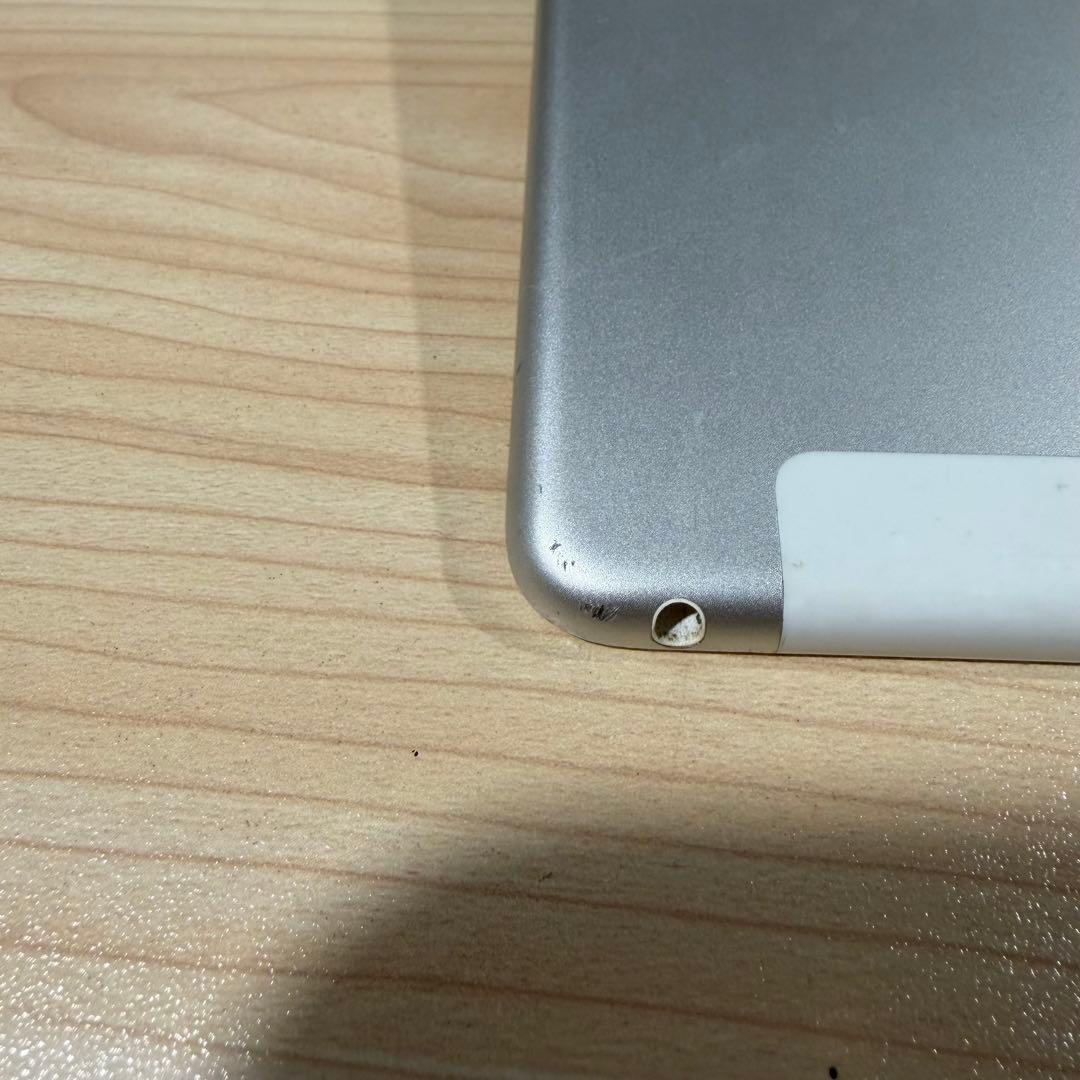 Apple iPad mini 4 64GB セルラー モデル シルバー 本体