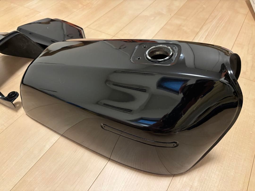 Z400FX 純正品　塗装後未使用外装セット　タンク　サイドカバー　テールカウル