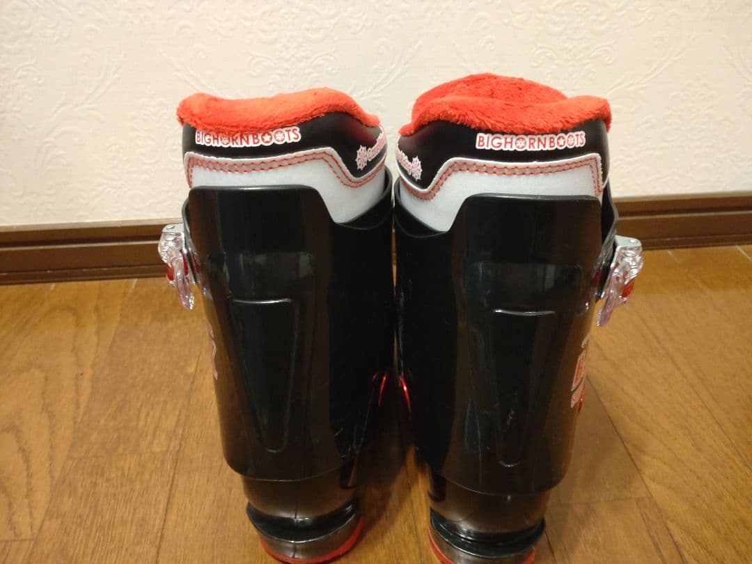 SWALLOW スキー、BIGHORNブーツ、ストック、その他おまけ付き