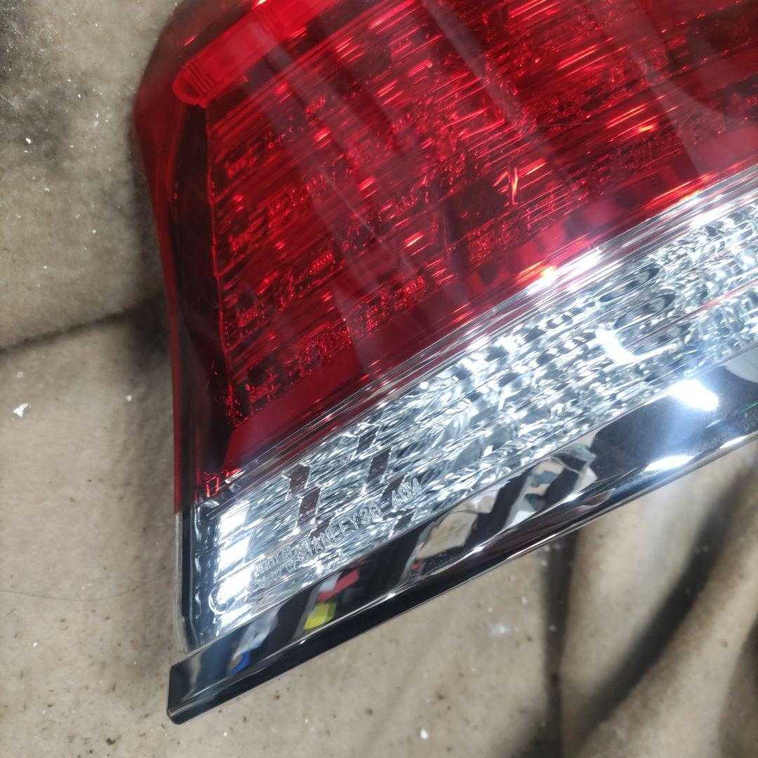 210クラウン　テールランプ