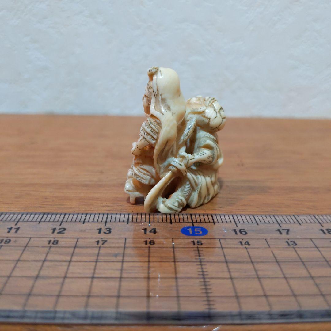 時代提げ物 人物根付 天然素材 【牛若丸と弁慶】高さ約3.5cm 重さ約13ｇ