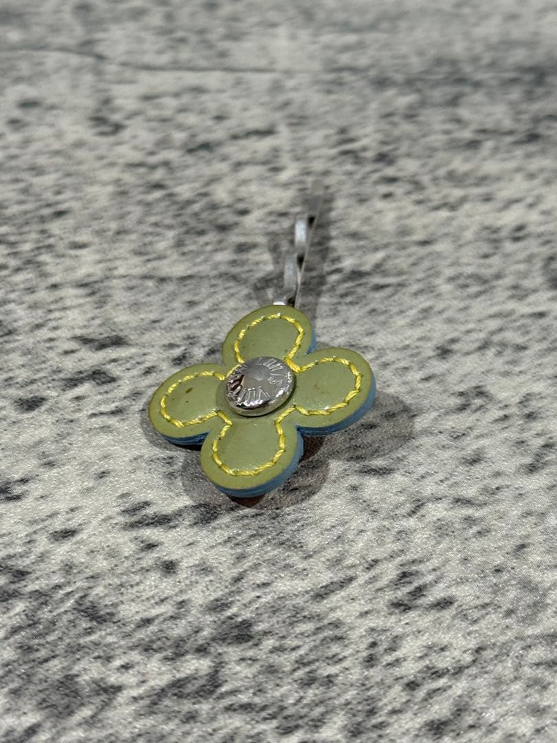 【レア】ルイヴィトン　LOUISVUITTON フルール　ヘアピン