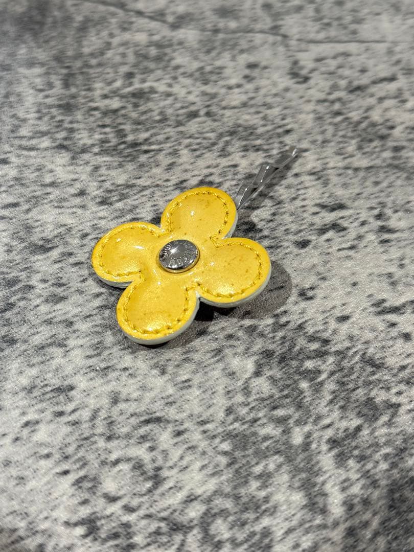 【レア】ルイヴィトン　LOUISVUITTON フルール　ヘアピン