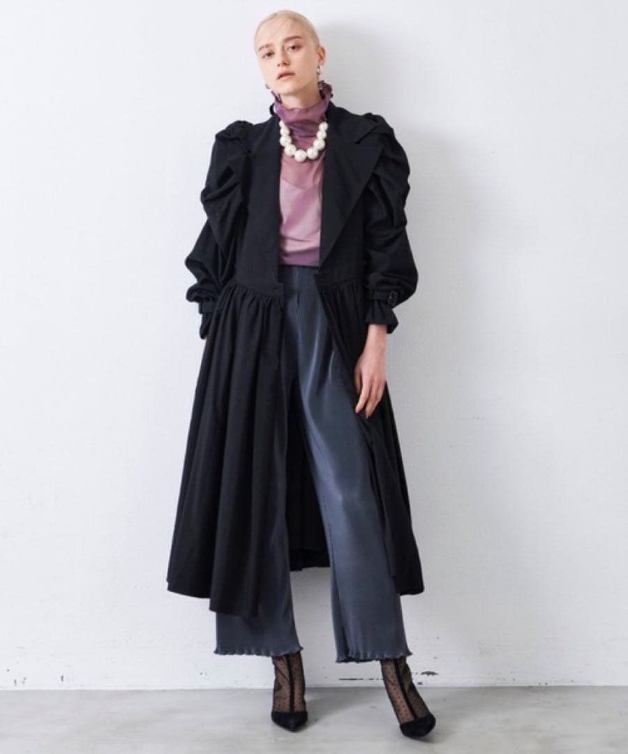 新品タグ付　LA BELLE ETUDE ギャザーボリューム袖ドレストレンチ