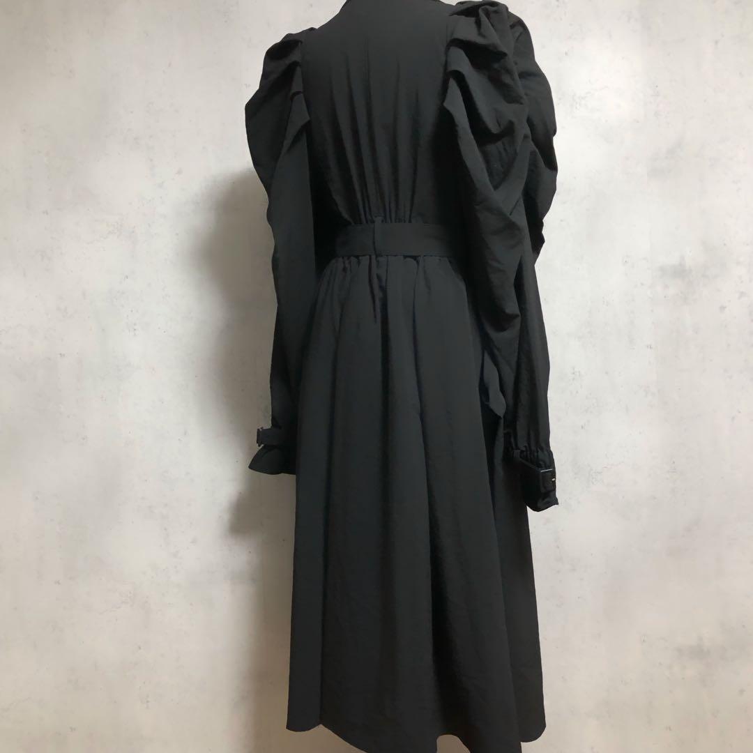 新品タグ付　LA BELLE ETUDE ギャザーボリューム袖ドレストレンチ