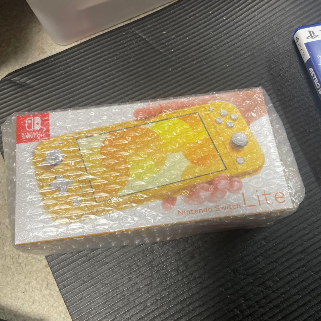 新品未開封！Nintendo Switch Lite イエロー