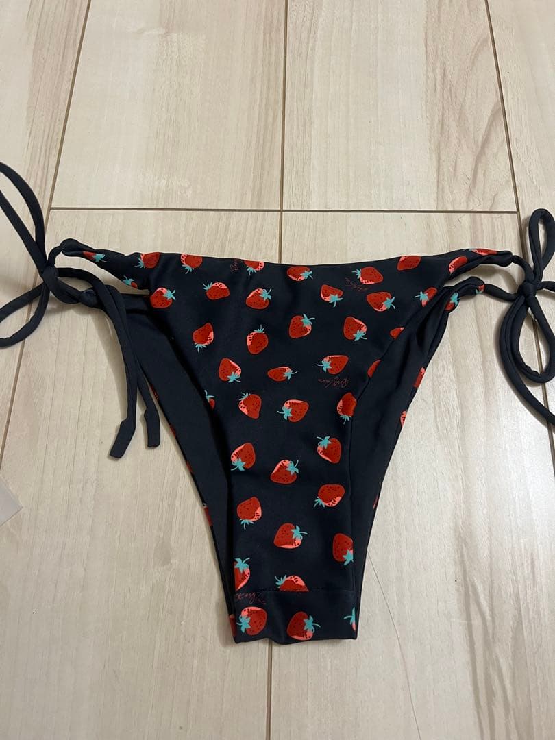 rosyluce×ALEXIASTAM 新品タグ付　上下水着セットＭ