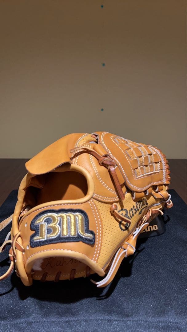 貴重 ベースマンの硬式用グラブ 投手モデル