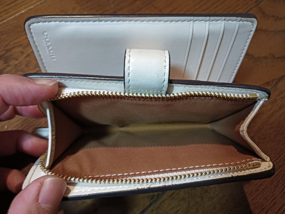 【美品】COACH ホワイト 二つ折り財布