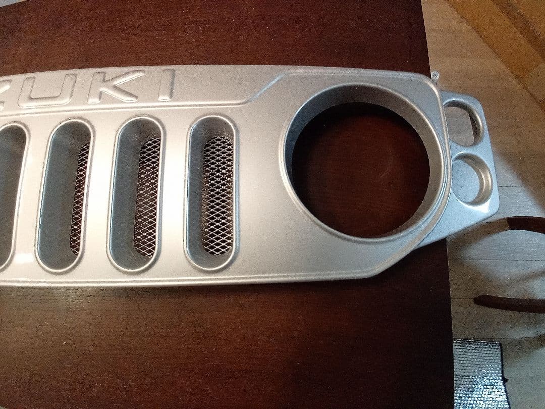 ジムニーメーカーシルバー塗装済みKLCフェイスグリルSJ未使用訳あり