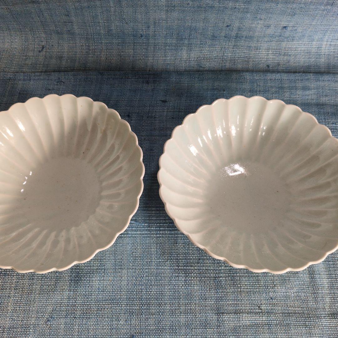 村田森さんの白磁輪花鉢2点