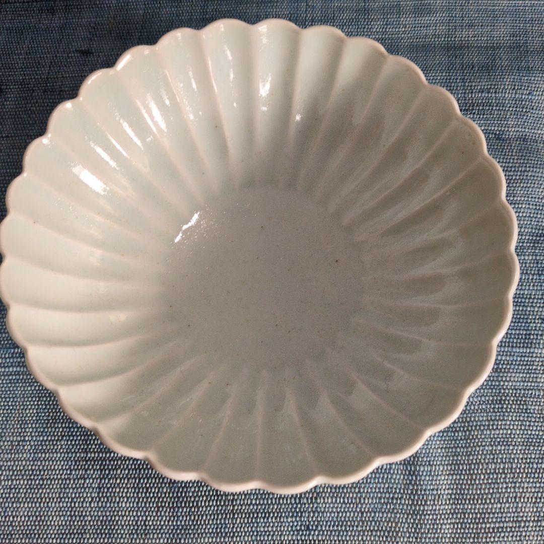 村田森さんの白磁輪花鉢2点