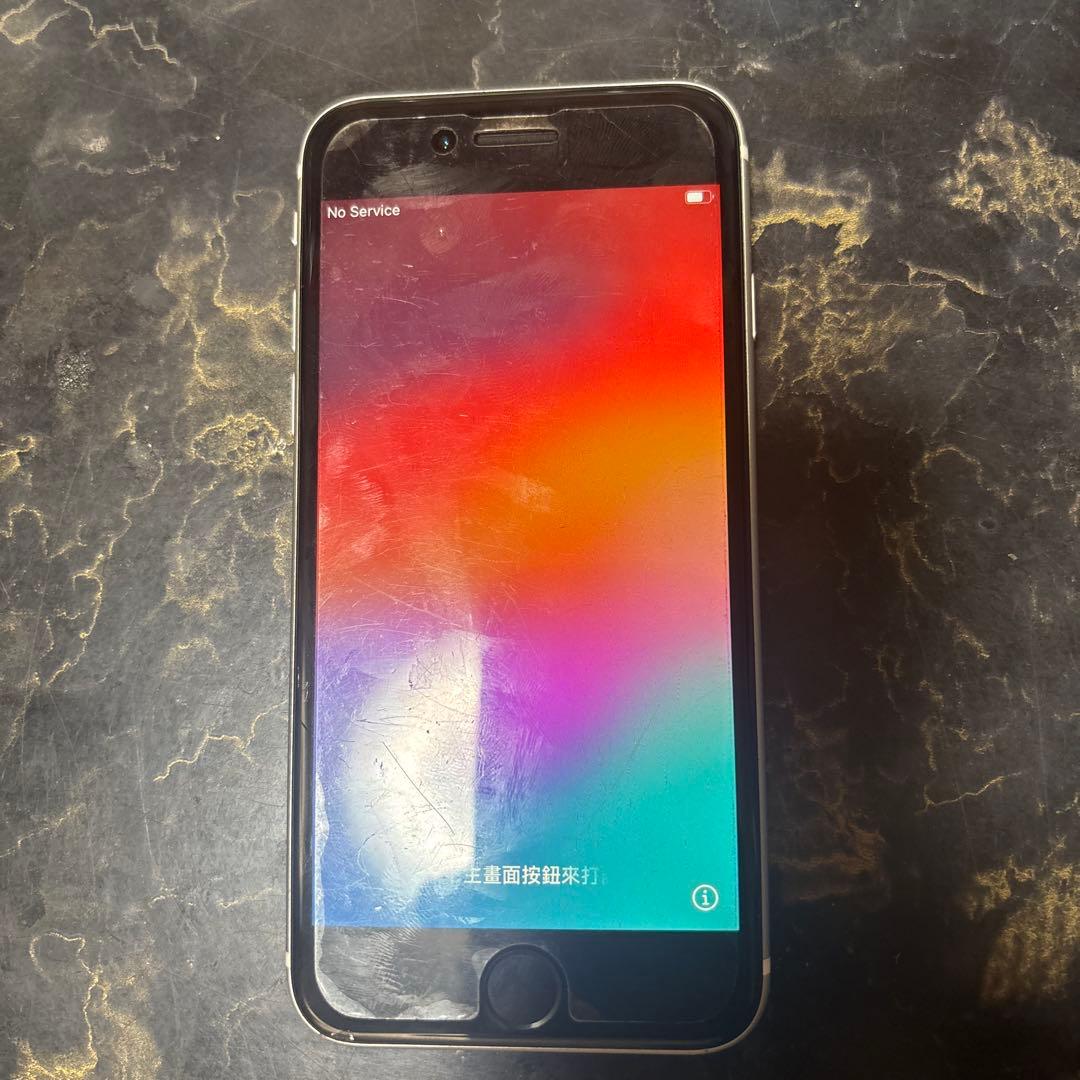 Apple iPhone SE 第二世代　64CB 本体