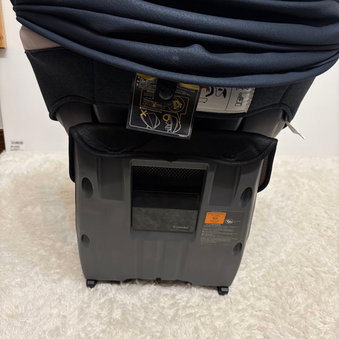 美品 Combi コンビ チャイルドシート　ISOFIX JJ800 ネイビー