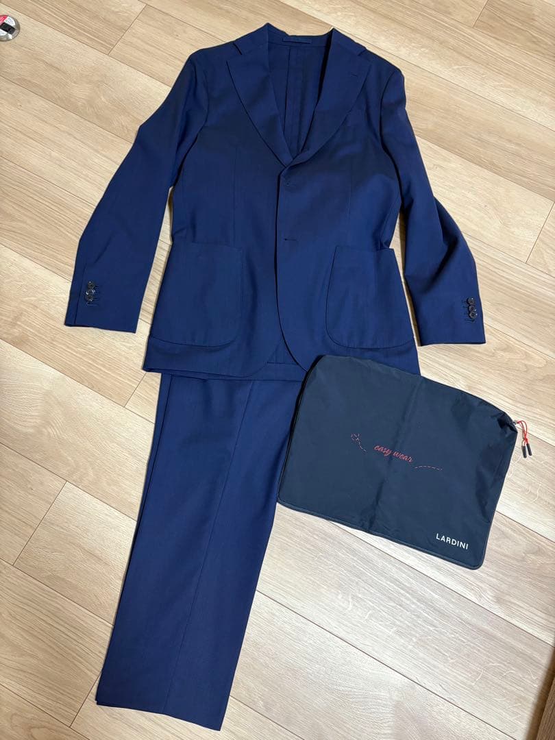 LARDINI Easy wearネイビー スーツ 収納袋付き