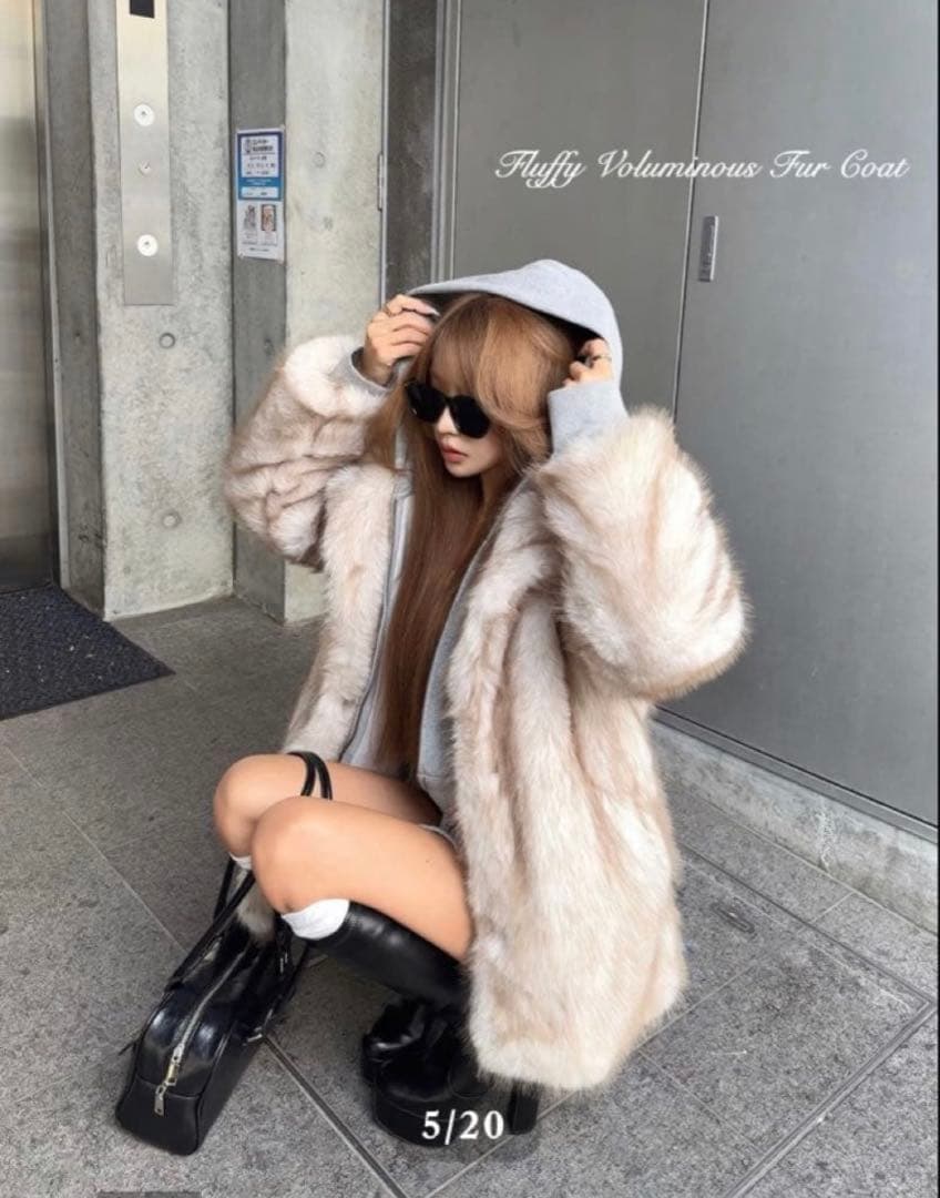 ❤️GIENGE ❤️Fluffy Voluminous Fur Coat ベージュ