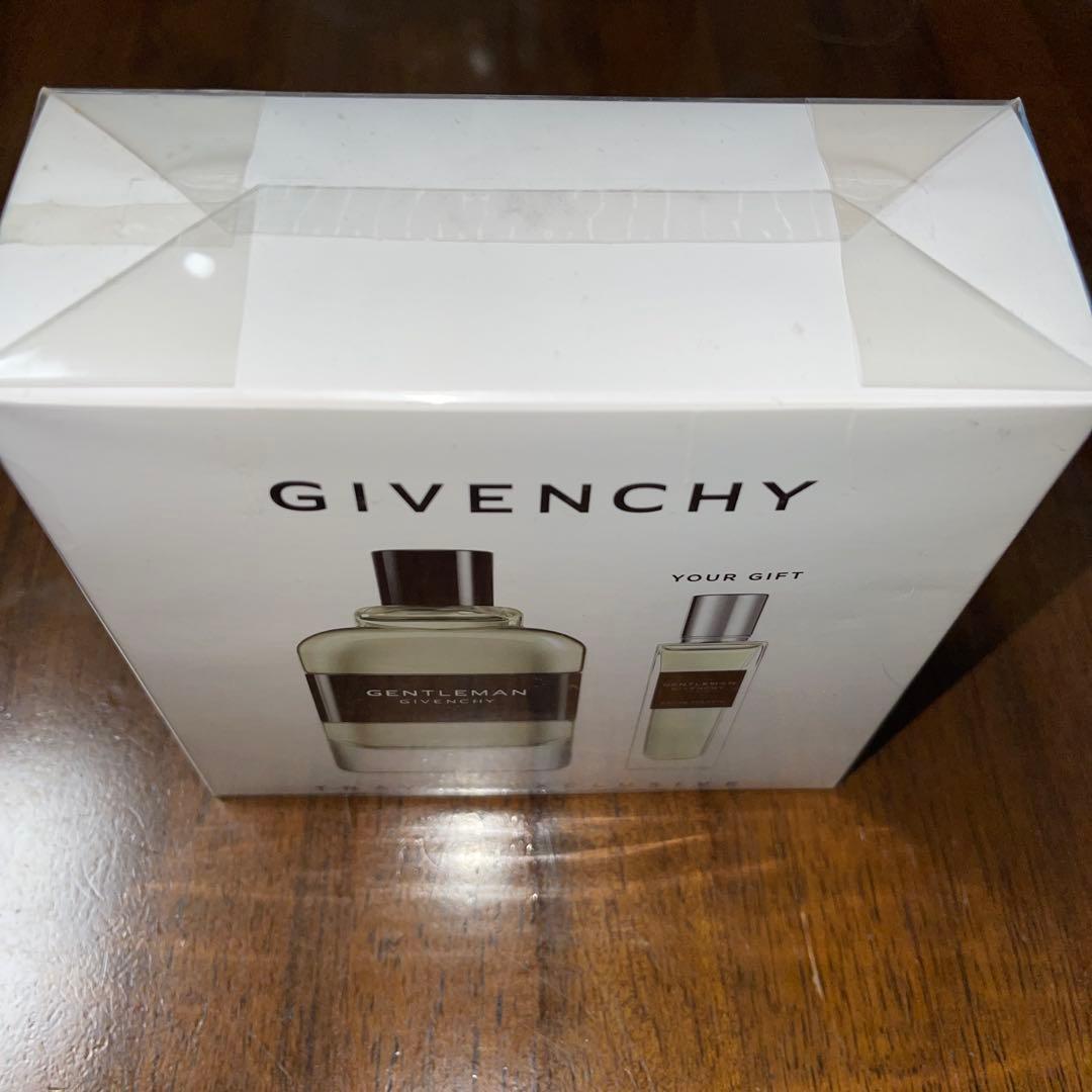 香水(男性用) Givenchy Gentleman Eau de Toilette+ Gift