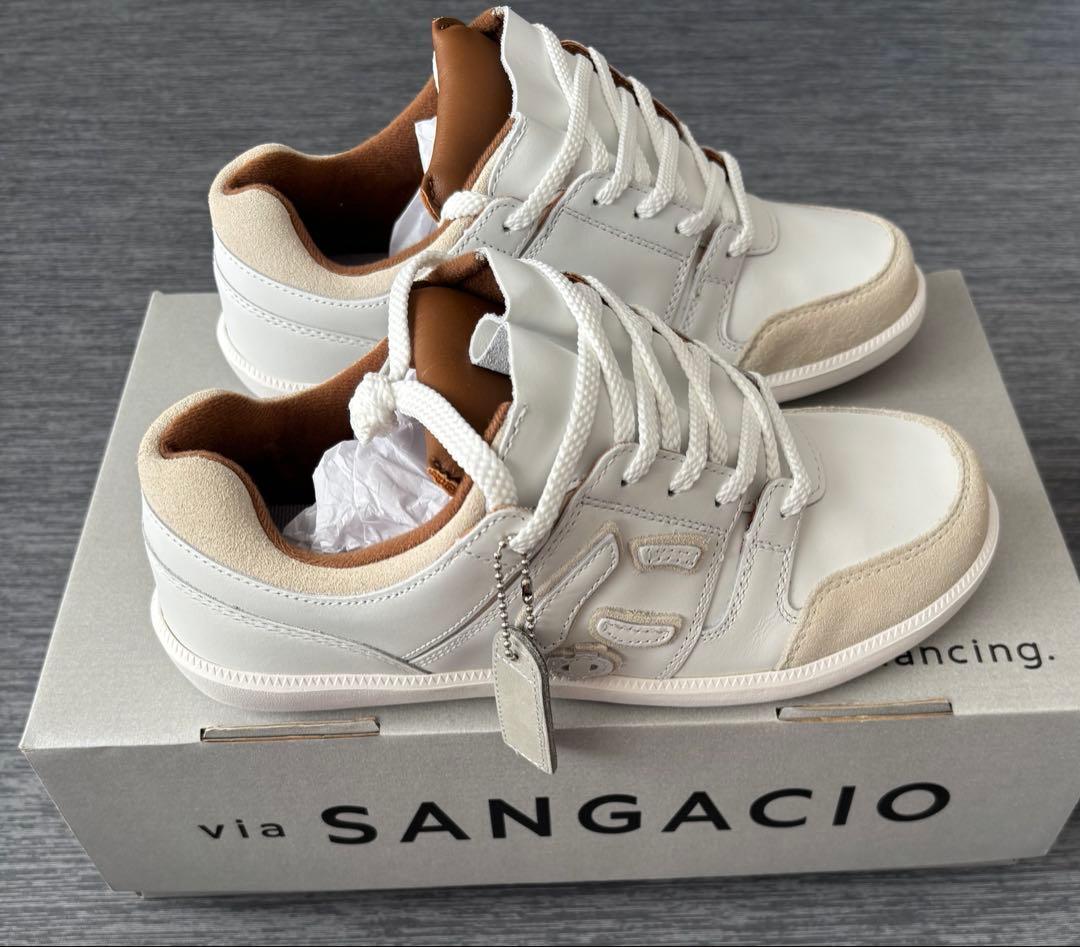 SANGACIO ホワイト/ベージュ　バンクシーコラボ