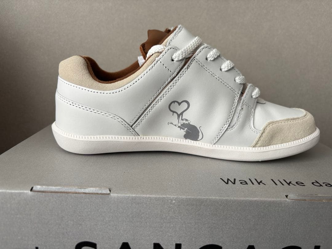 SANGACIO ホワイト/ベージュ　バンクシーコラボ