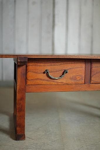 小ぶりな木製の机　小引き出し2杯　サイドテーブル　作業台　文机　古家具　古民家