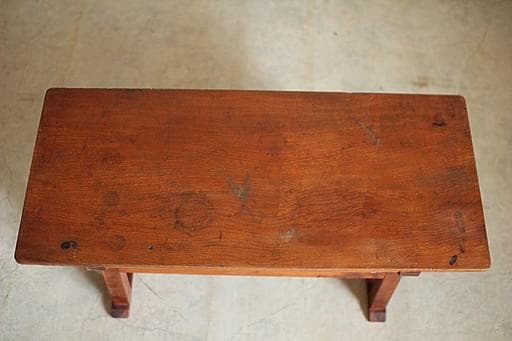 小ぶりな木製の机　小引き出し2杯　サイドテーブル　作業台　文机　古家具　古民家