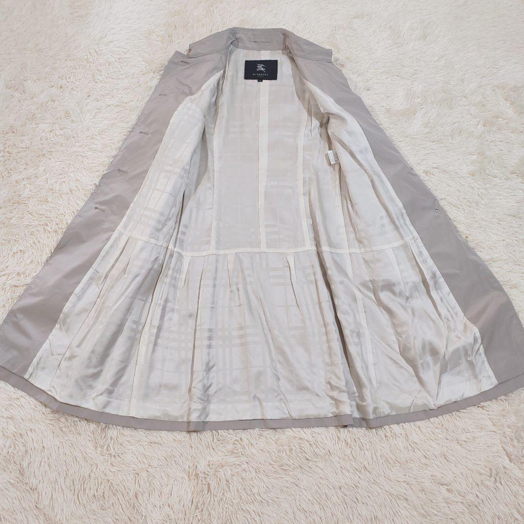 タグ付き バーバリーロンドン 裾フレア プリーツ トレンチコート 裏地チェック