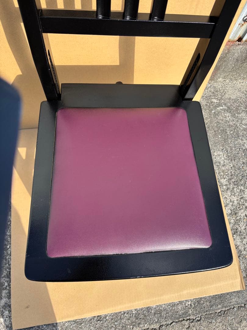 美品　背もたれ付ピアノ椅子　足部フェルト付き　ワインレッド座面