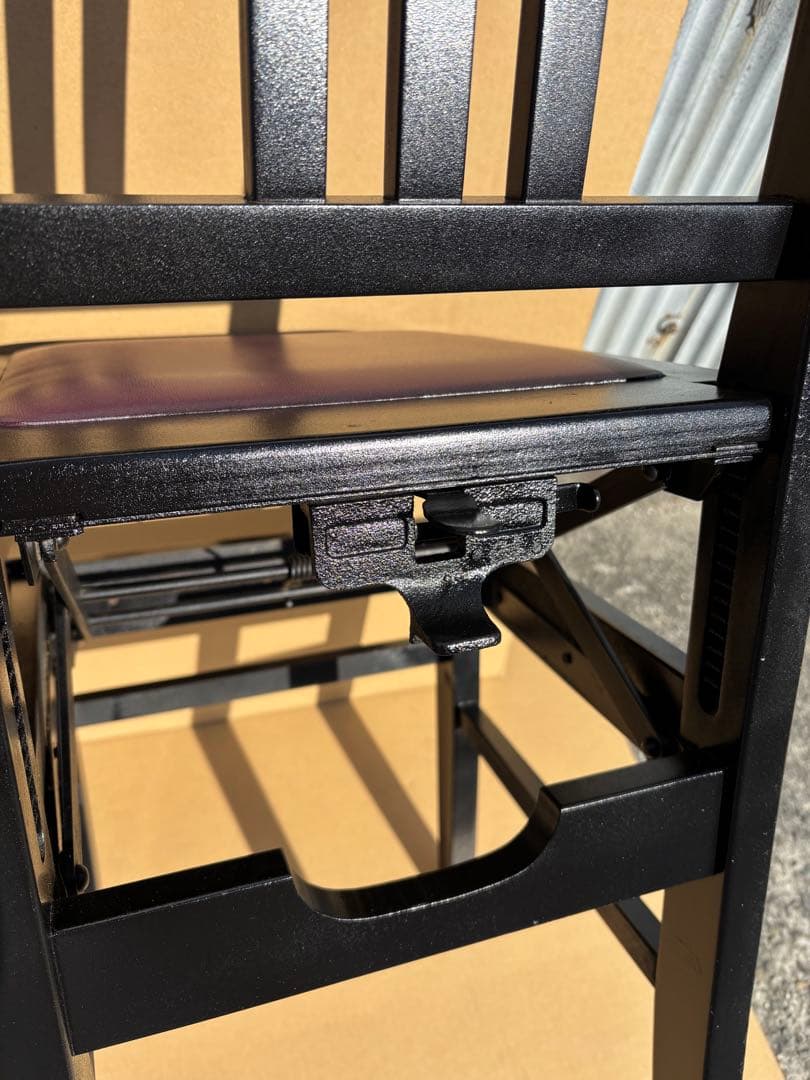 美品　背もたれ付ピアノ椅子　足部フェルト付き　ワインレッド座面