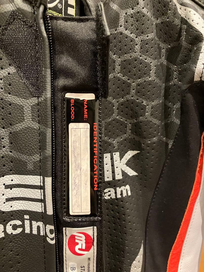 【新品】BERIKベリックレーシングスーツ50サイズ　バンクセンサー付き