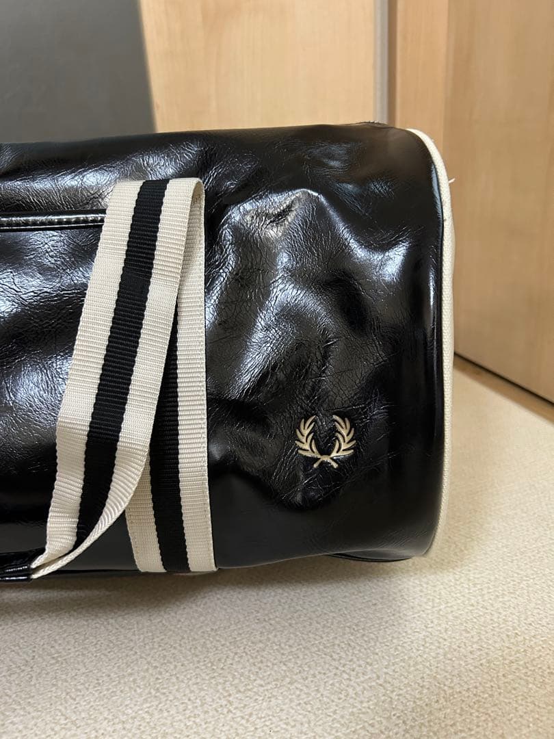 【完売・美品・FRED PERRY】フレッドペリー ドラムバッグ／ボストンバッグ