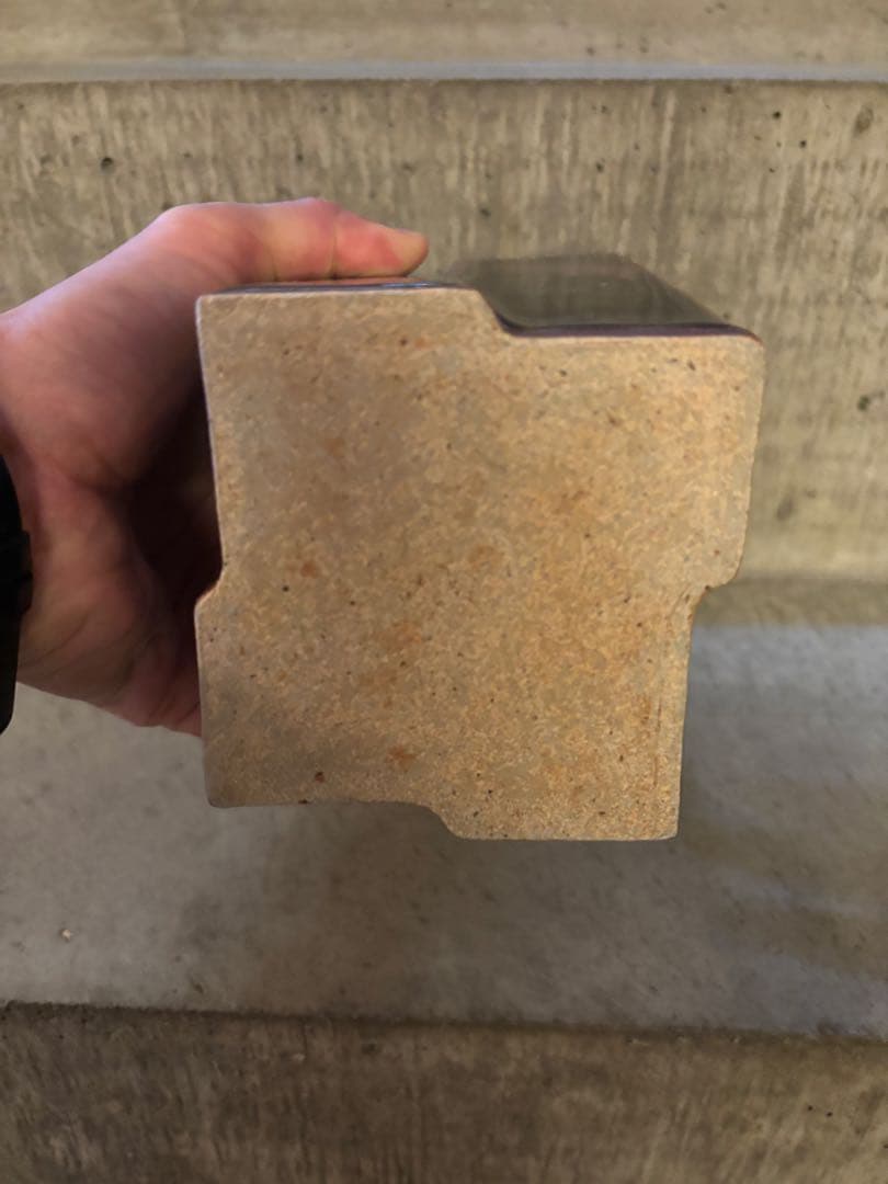 益子焼　秋山一夫　黒釉面違角瓶　花瓶