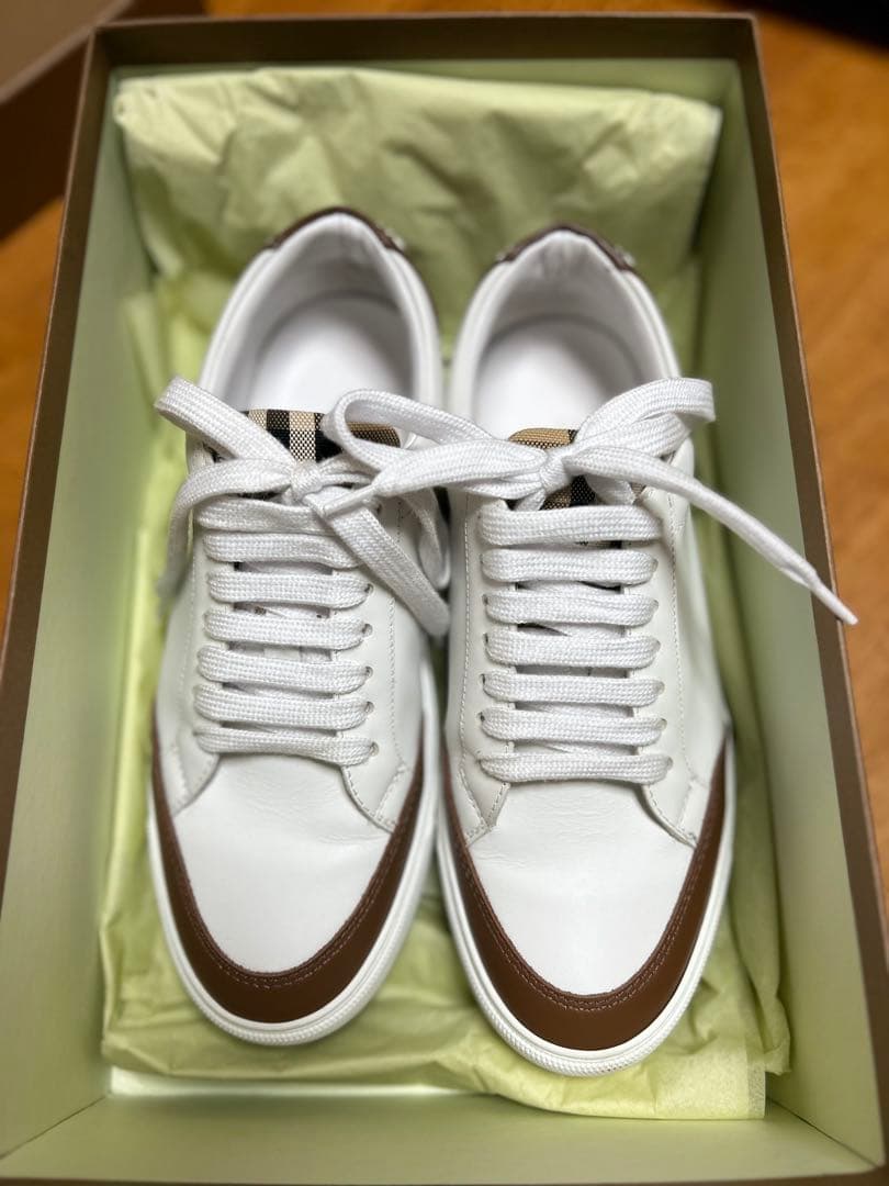 美品 BURBERRY バーバリー レディース スニーカー レザー 白 23cm