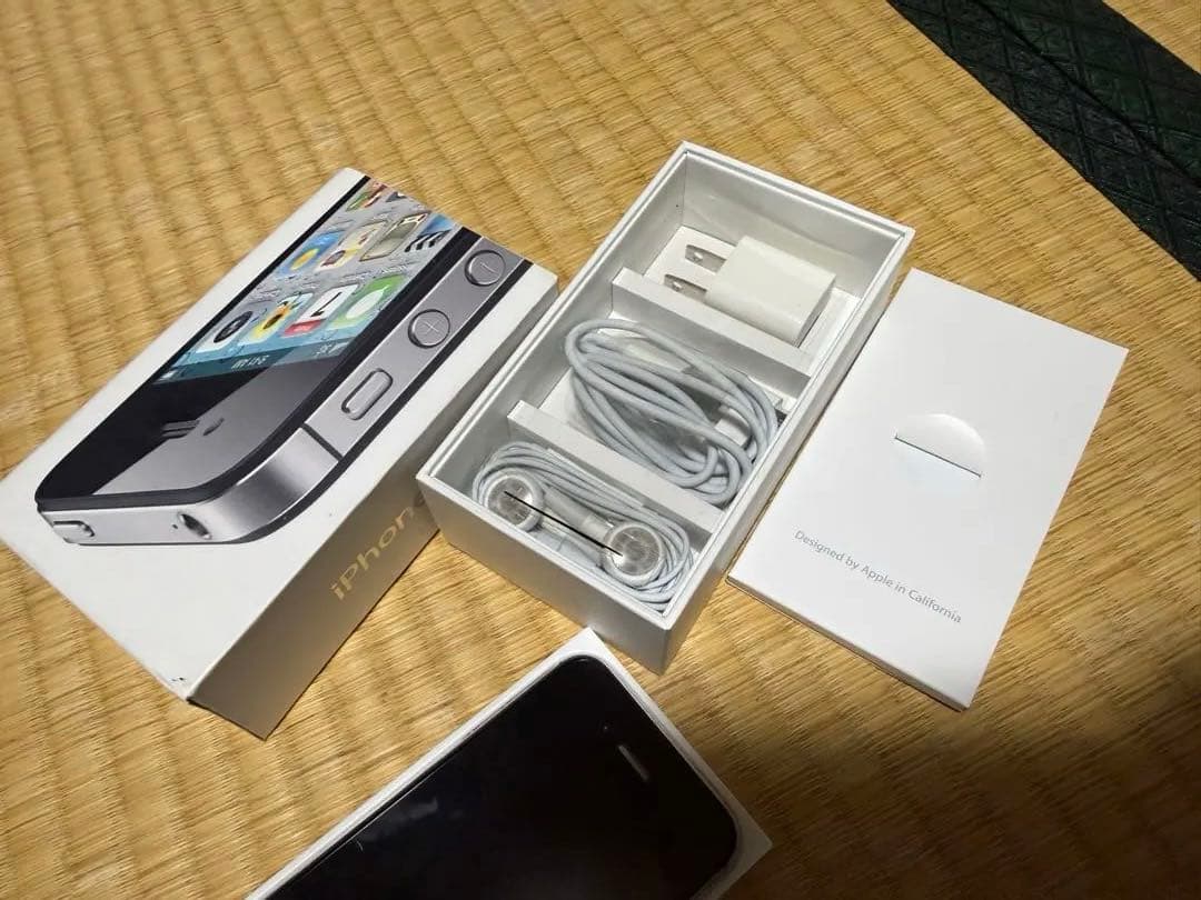【希少】iPhone4s 64GB ブラック 新品交換後保管品（箱・付属品付）