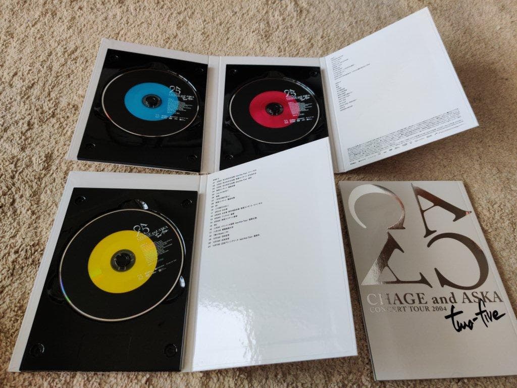 CHAGEandASKA two-five DVD メモリアルグッズ付き