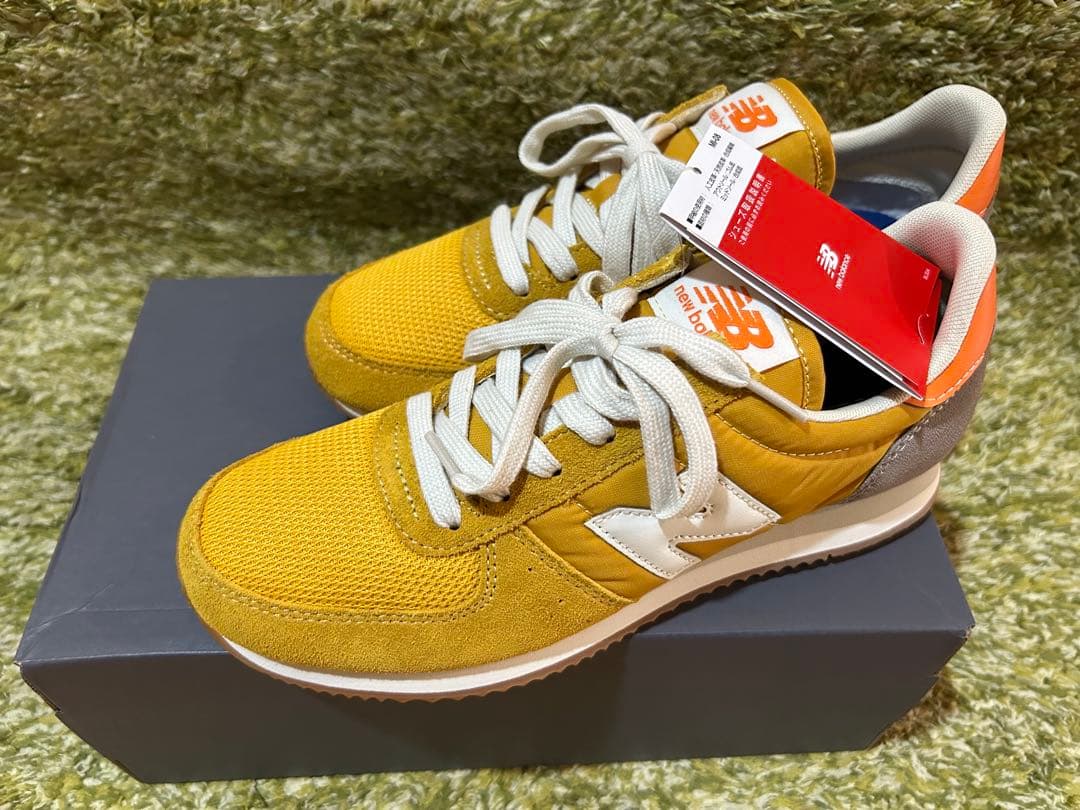 new balance イエロー （マスタード）スニーカー