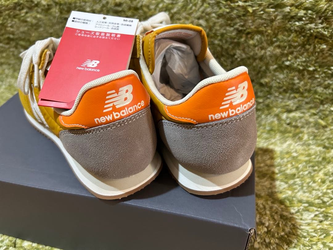 new balance イエロー （マスタード）スニーカー