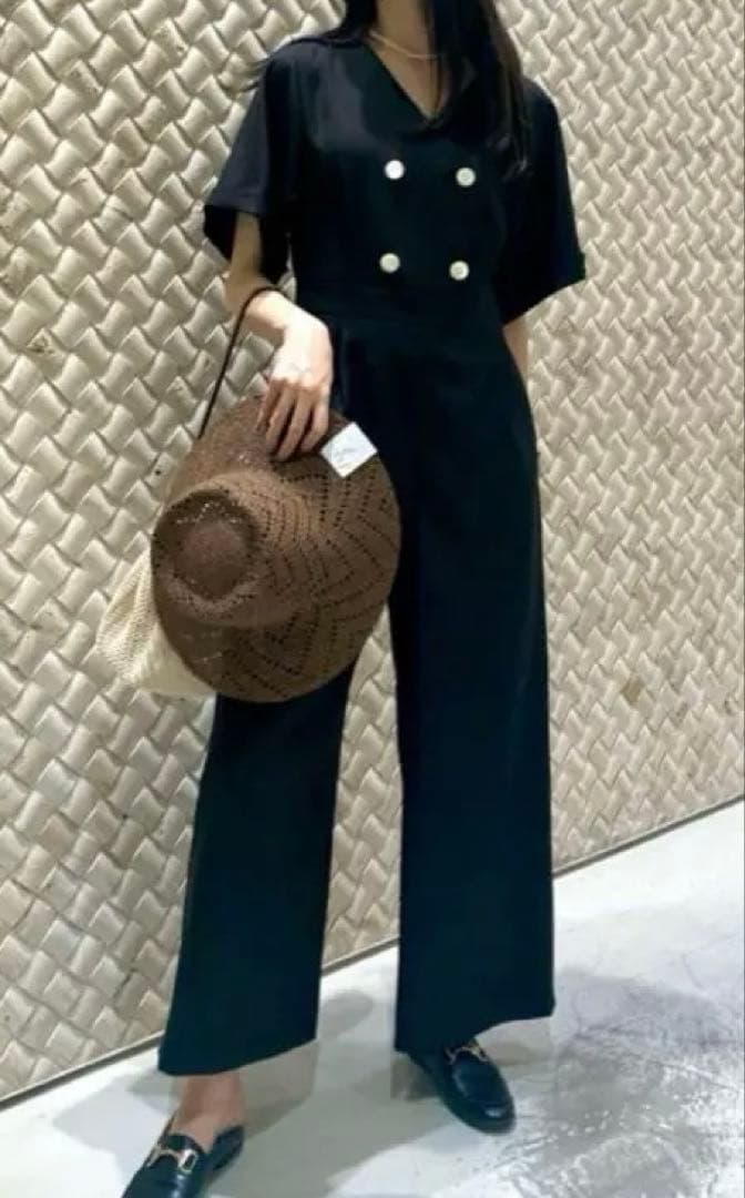 アルアバイル　　ブラックオールインワン